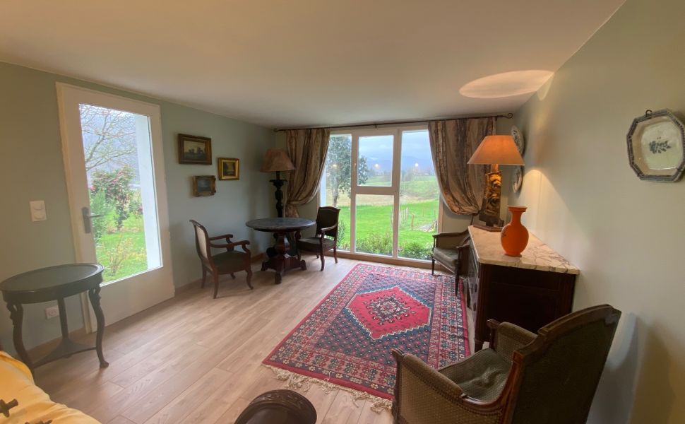 Belle Maison Souletine à la Lisière du village avec Vue Dégagé des Montagnes